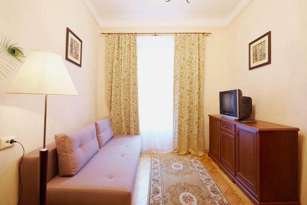 Pylnykarska 6 Apartment Lviv Bagian luar foto