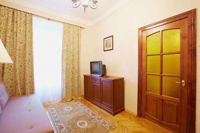 Pylnykarska 6 Apartment Lviv Bagian luar foto