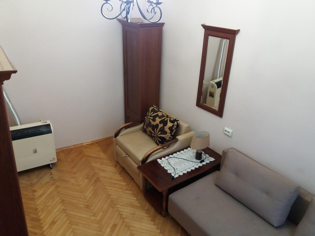 Pylnykarska 6 Apartment Lviv Bagian luar foto